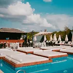 Ramada By Wyndham Thermal 5*