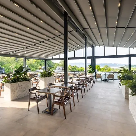 Ramada By Wyndham Thermal 酒店