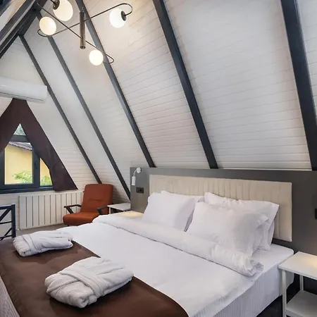 酒店 Ramada By Wyndham Thermal 5*