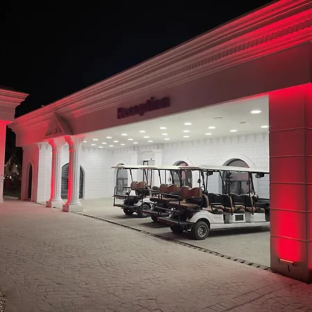 ホテル Ramada By Wyndham Thermal サパンジャ