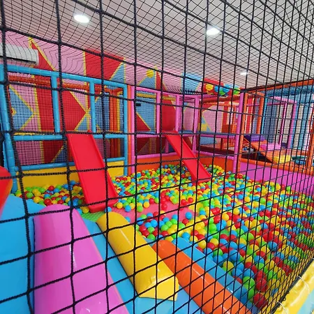 Ramada By Wyndham Thermal ホテル