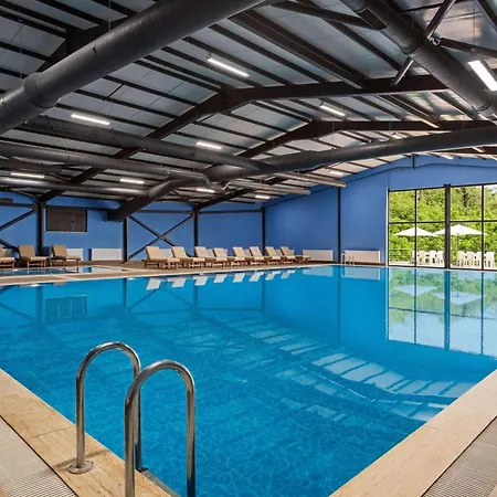 Ramada By Wyndham Thermal 5*